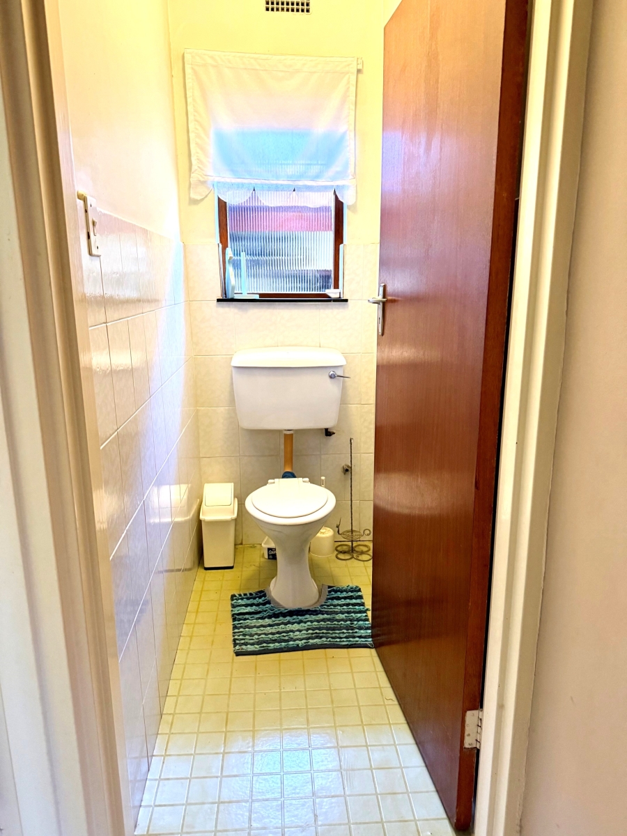 4 Bedroom Property for Sale in Bergzicht Western Cape